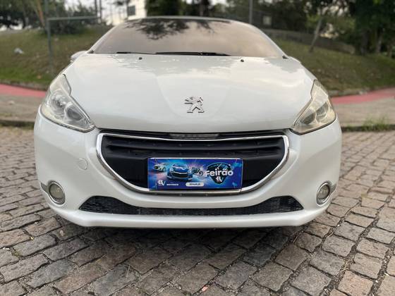 PEUGEOT 208 1.6 GRIFFE 16V FLEX 4P AUTOMÁTICO